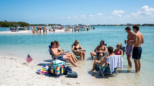 Sandbar Etiquette: How Not to Be That Boater